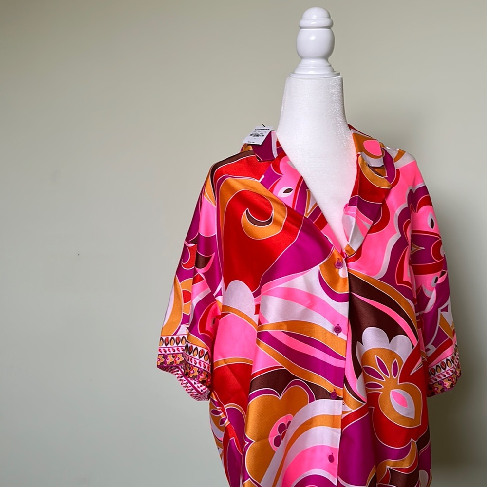 Short Sleeve Button Up Blouse - L - Express